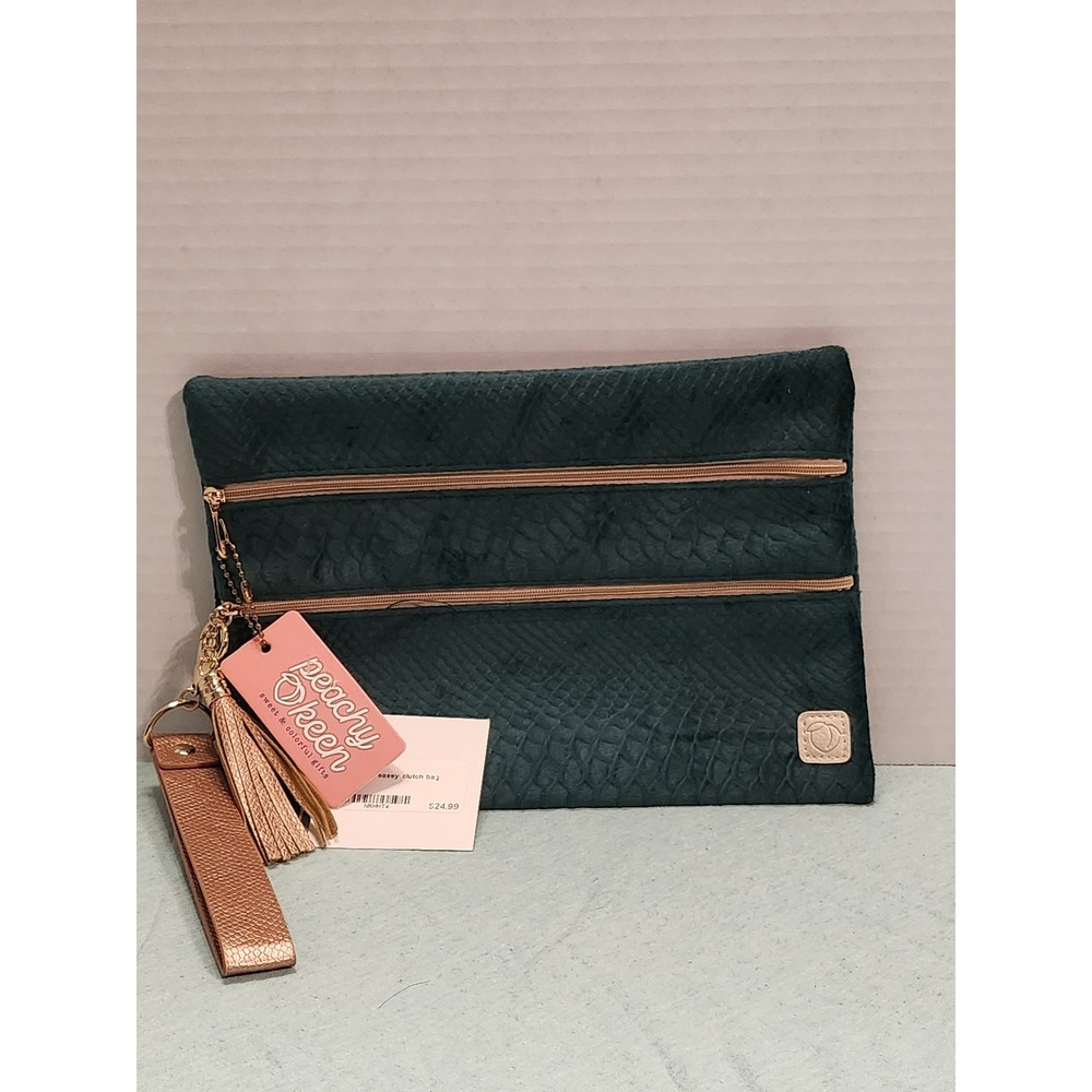 NWT Peachy Keen The Versi Bag Emerald Green Snakeskin Textured Clutch Wristlet